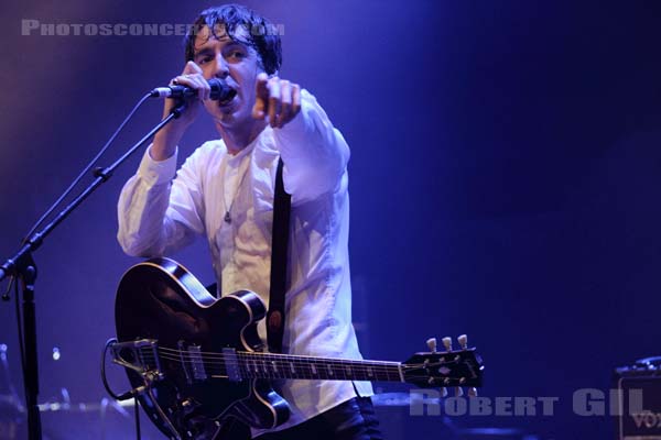 MILES KANE - 2011-11-05 - PARIS - La Cigale - 